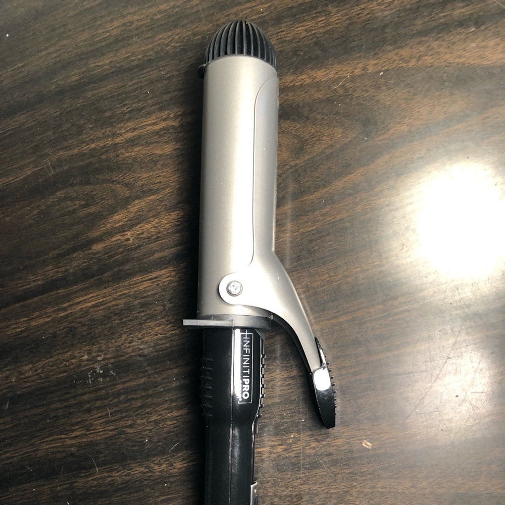 1-1/2 inch curling iron Conair Infinitipro